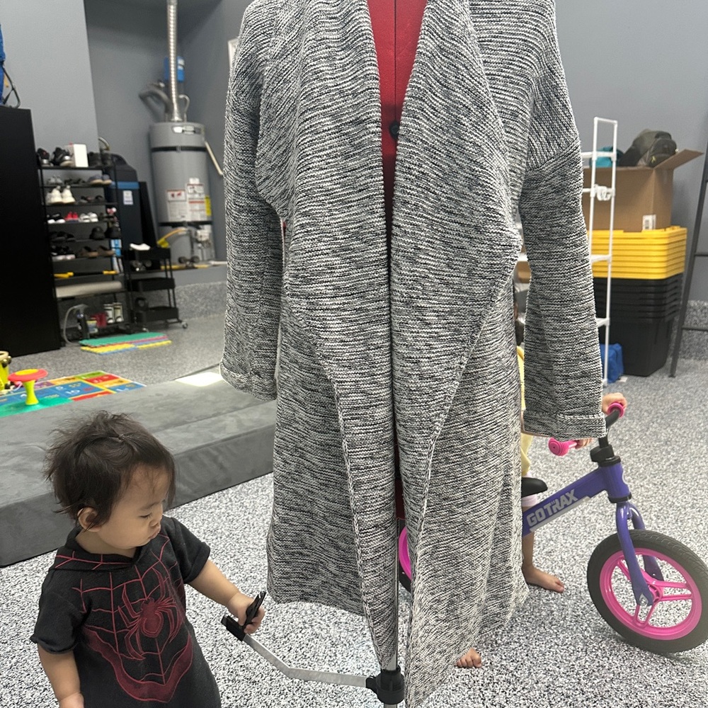 Reserved Black and Gray Knit Sweater